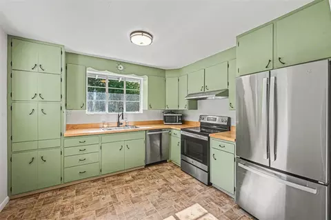 Kitchen - 16077 M-216, Three Rivers, MI 49093 photo 1 of 1