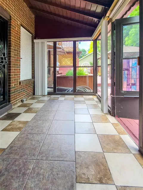 Exterior - 746 Oakridge, Jackson, MI 49203 photo 8 of 18