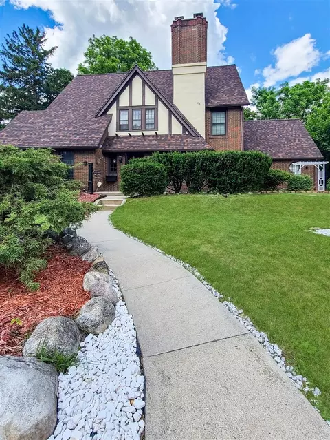 746 Oakridge, Jackson, MI 49203