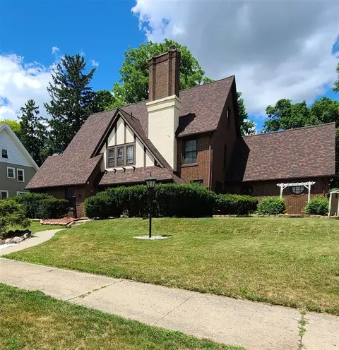 Exterior - 746 Oakridge, Jackson, MI 49203 photo 4 of 18