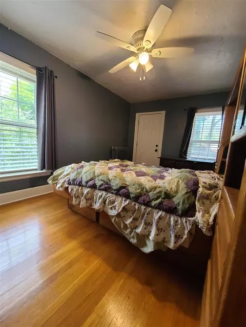 Bedroom - 746 Oakridge, Jackson, MI 49203 photo 5 of 5