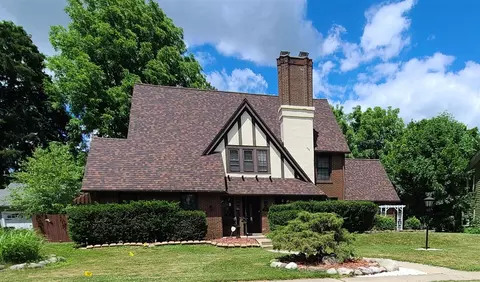746 Oakridge, Jackson, MI 49203