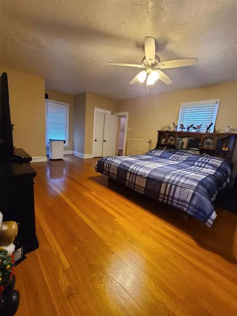 Bedroom - 746 Oakridge, Jackson, MI 49203 photo 3 of 5