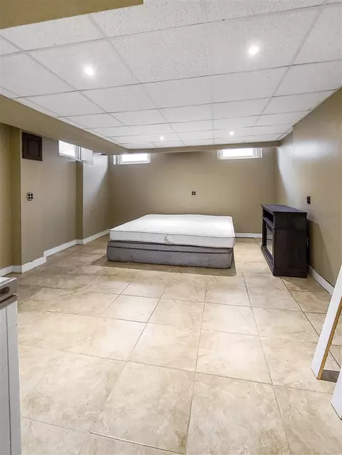 Bedroom - 746 Oakridge, Jackson, MI 49203 photo 1 of 5
