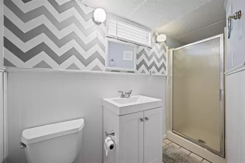 Bath - 2225 Maple, Saint Joseph, MI 49085 photo 3 of 3