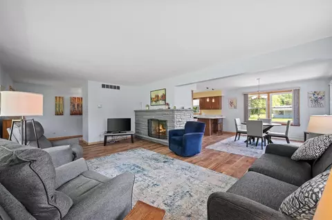 Living - 2225 Maple, Saint Joseph, MI 49085 photo 2 of 5