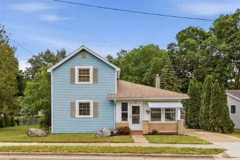 419 N Monroe, Lowell, MI 49331