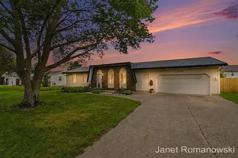 1789 Pleasantwood, Jenison, MI 49428