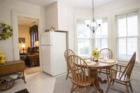 Dining - 112 E Maple, Vicksburg, MI 49097 photo 2 of 2