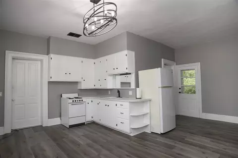 Kitchen - 112 E Maple, Vicksburg, MI 49097 photo 2 of 2