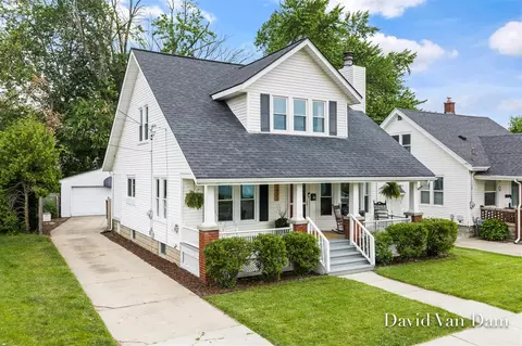 2433 Wyoming, Wyoming, MI 49519