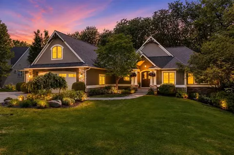 566 Stonehenge, Grandville, MI 49418