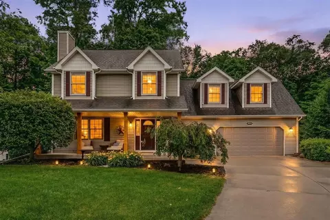 2600 Orange Mdw, Kalamazoo, MI 49004