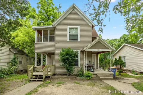1559 Forrest, Grand Rapids, MI 49505