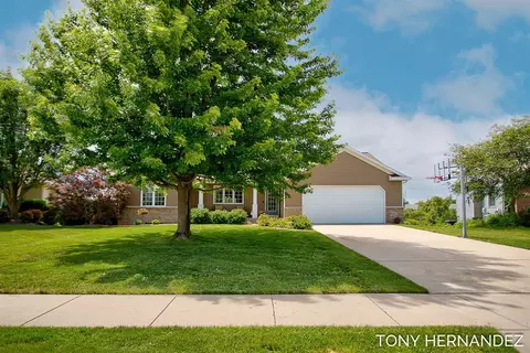 6099 Sheldonoak, Hudsonville, MI 49426