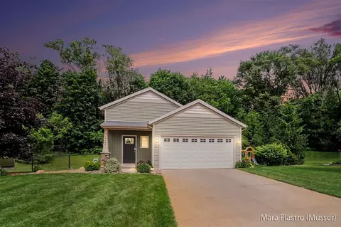 4558 Green Mdw, Caledonia, MI 49316