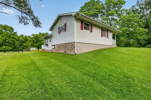 Exterior - 303 W Walnut, Stanton, MI 48888 photo 13 of 14