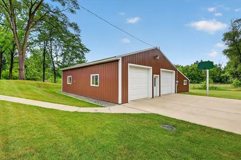 Exterior - 303 W Walnut, Stanton, MI 48888 photo 2 of 14