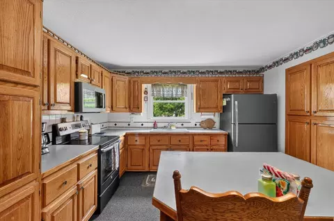 Kitchen - 303 W Walnut, Stanton, MI 48888 photo 4 of 6