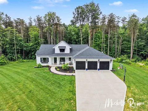 5812 Timber Blf, Fennville, MI 49408