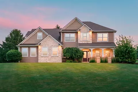 351 Hyder Cir, Plainwell, MI 49080