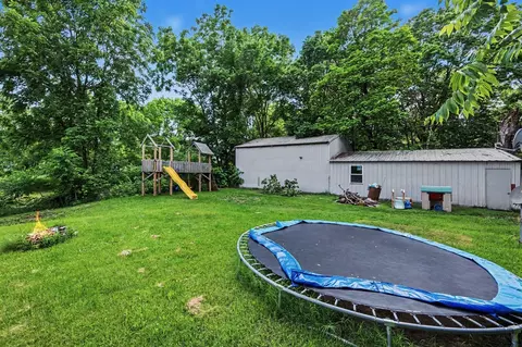 Exterior - 402 W Broadway, Three Rivers, MI 49093 photo 8 of 9