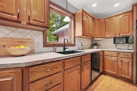 Kitchen - 655 Auburn, Ada, MI 49301 photo 4 of 4