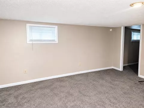 Living - 504-506 1st, Jackson, MI 49203 photo 1 of 11
