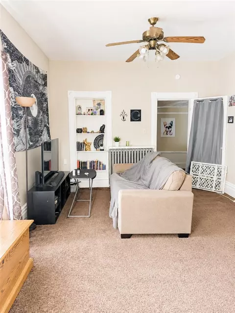 Living - 504-506 1st, Jackson, MI 49203 photo 3 of 11