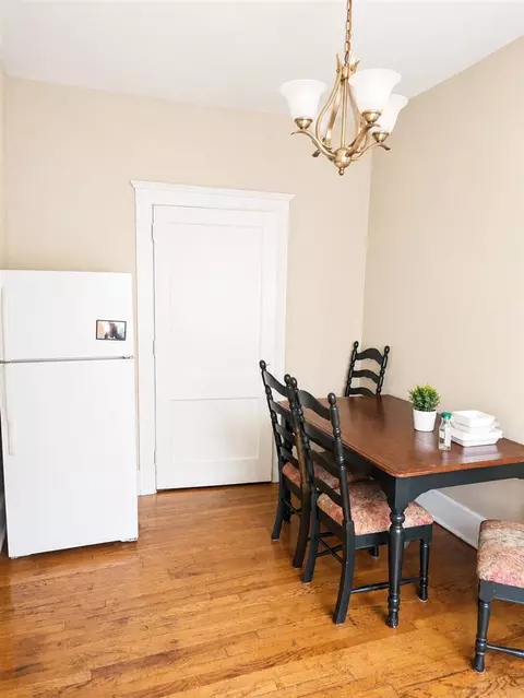 Dining - 504-506 1st, Jackson, MI 49203 photo 2 of 2