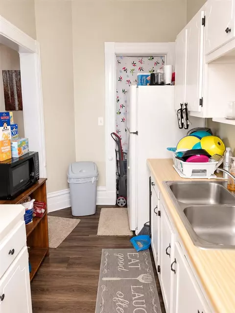 Kitchen - 504-506 1st, Jackson, MI 49203 photo 6 of 18