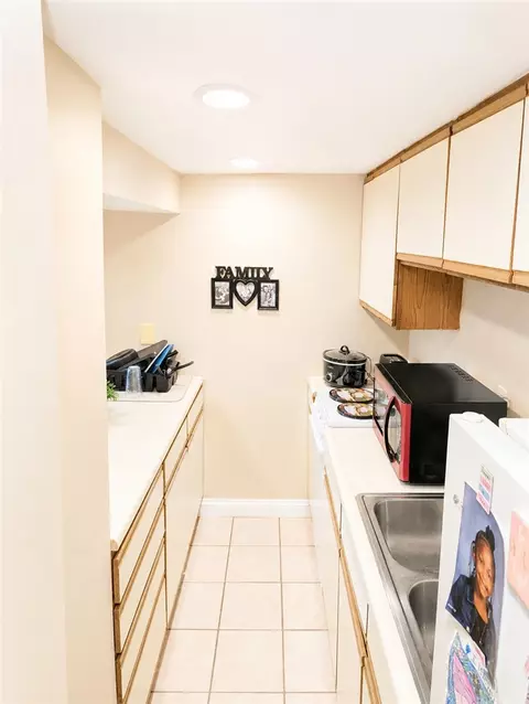 Kitchen - 504-506 1st, Jackson, MI 49203 photo 10 of 18