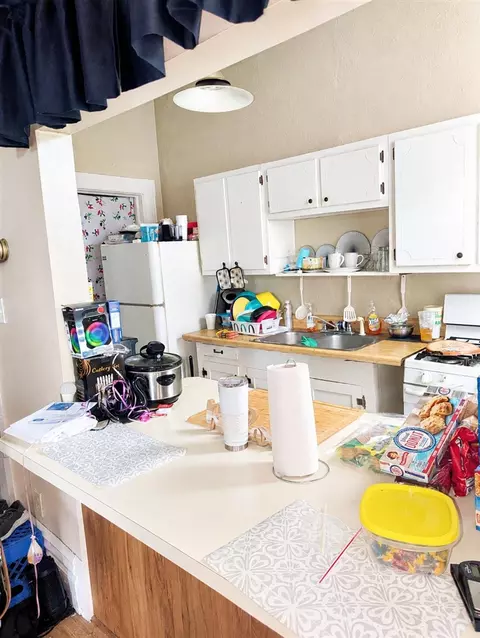 Kitchen - 504-506 1st, Jackson, MI 49203 photo 7 of 18