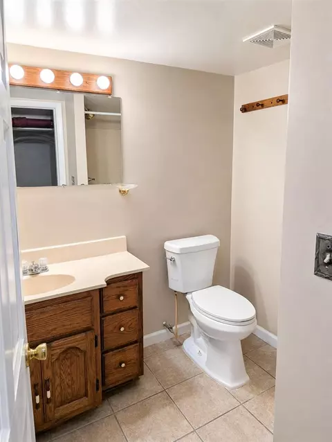 Bath - 504-506 1st, Jackson, MI 49203 photo 1 of 12