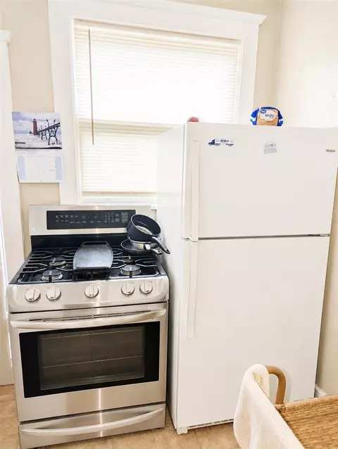 Kitchen - 504-506 1st, Jackson, MI 49203 photo 2 of 18