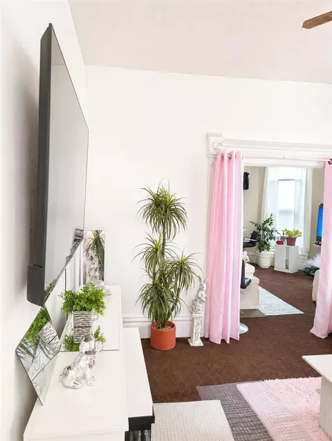 Living - 504-506 1st, Jackson, MI 49203 photo 5 of 11