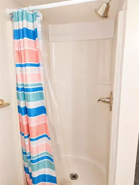 Bath - 504-506 1st, Jackson, MI 49203 photo 2 of 12