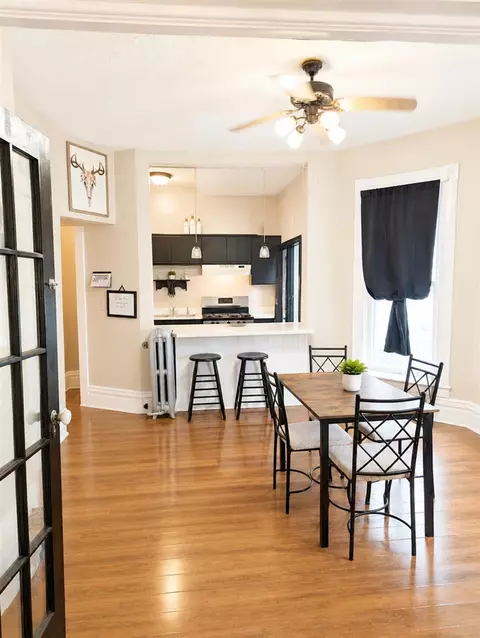 Dining - 504-506 1st, Jackson, MI 49203 photo 1 of 2