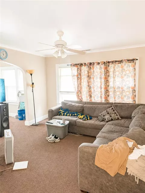 Living - 504-506 1st, Jackson, MI 49203 photo 9 of 11