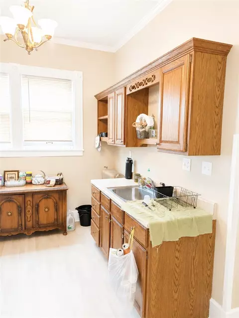 Kitchen - 504-506 1st, Jackson, MI 49203 photo 9 of 18