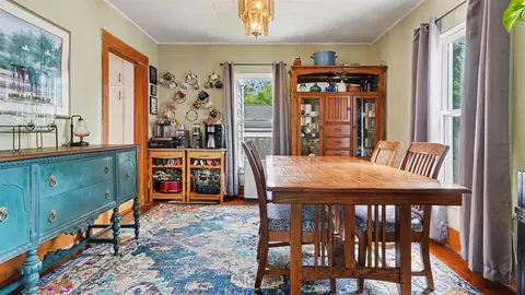 Dining - 605 N Pleasant, Jackson, MI 49202 photo 1 of 2