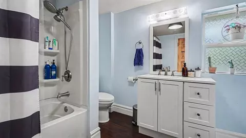 Bath - 605 N Pleasant, Jackson, MI 49202 photo 2 of 3