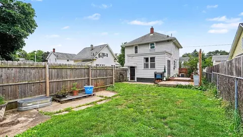 Exterior - 605 N Pleasant, Jackson, MI 49202 photo 4 of 9