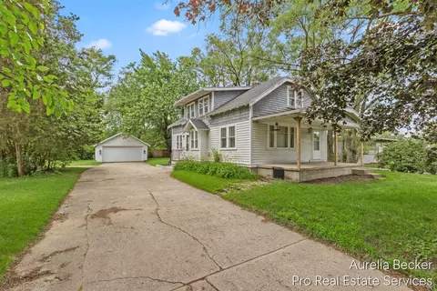 210 44th, Grand Rapids, MI 49548