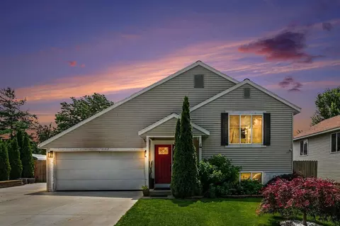 1152 E 12th, Holland, MI 49423