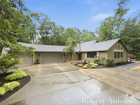1708 Mont Rue, Grand Rapids, MI 49546