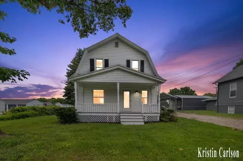 425 10 Mile, Sparta, MI 49345