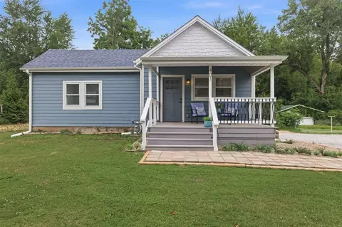 401 N Elm, Three Oaks, MI 49128