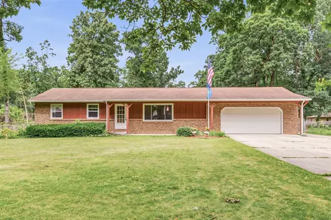 68850 3rd, Edwardsburg, MI 49112