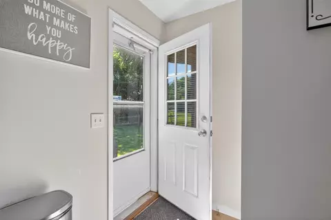 Entry Way - 513 19th, Jackson, MI 49203 photo 1 of 5